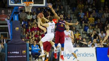 Sergio Rodríguez encara la defensa de Samardo Samuels.
