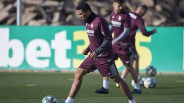 Carlos Bacca durante un entrenamiento con Villarreal.