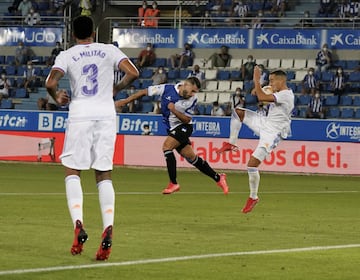 Posible mano de Lucas Vázquez.