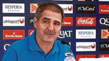 <b>REFLEXIVO. </b>Paco Herrera analizó ayer la actualidad del club en el capítulo de mercado.