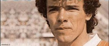 Héctor "Ligua" Puebla llegó en el 1980 a Cobreloa, donde fue capitán en los últimos seis años que defendió la camiseta loína. Ganó torneos locales y fue subcampeón de dos Copa Libertadores.