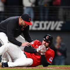 El escalofriante pelotazo que recibió David Fry en la cara
