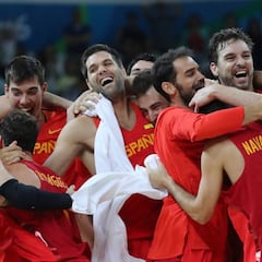 Broche de bronce a la edad de oro del baloncesto español
