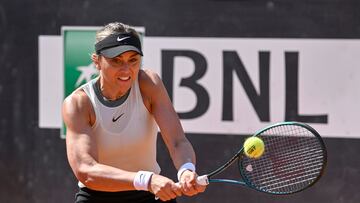 Rome (Italy), 13/05/2024.- Paula Badosa of Spain in action against Coco Gauff of the US during their women's singles match at the Italian Open tennis tournament in Rome, Italy, 13 May 2024. (Tenis, Italia, España, Roma) EFE/EPA/ALESSANDRO DI MEO