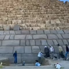 Polémica en Egipto: quieren revestir una pirámide en Giza