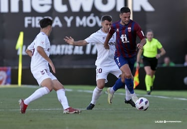 El veterano delantero ya ha vuelto a marcar. El Eldense le fichó para que aporte su gol y su experiencia y ya lo ha demostrado en tres partidos.