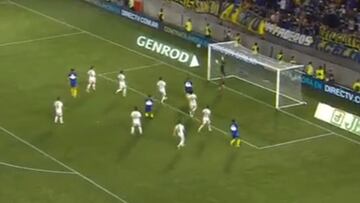 El golazo 'a lo Riquelme' que recibió Colo Colo: ¡Cortés terminó dentro del arco!