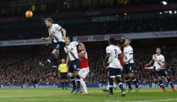 Las mejores imágenes del clásico de Londres en Arsenal y Alexis en el Emirates Stadium.