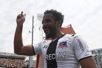 Jean Beausejour fue campeón con Colo Colo del Apertura 2015 y ahora ganó el título del Clausura 2017 con la U.
