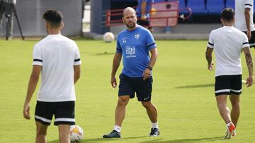 José Alberto, durante un entrenamiento del Málaga.
