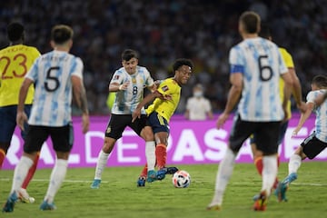 La Selección perdió 1-0 ante Argentina y quedó lejos de los puestos de clasificación a Qatar. Con dos fechas por jugar, ocupa la séptima casilla de la tabla.