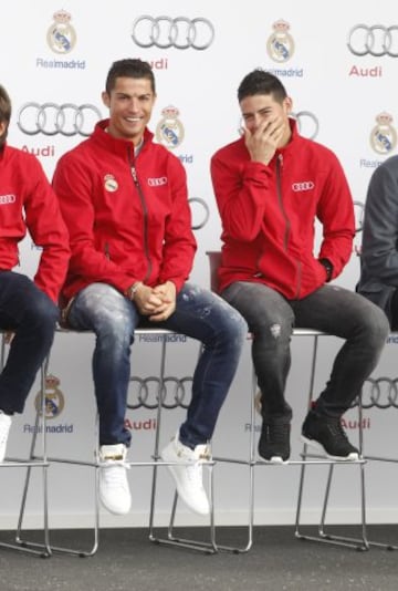 Cristiano Ronaldo con James Rodríguez. 