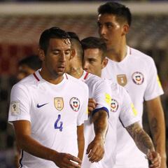 Pizzi deberá rearmar a la Roja sin cinco titulares ante Bolivia