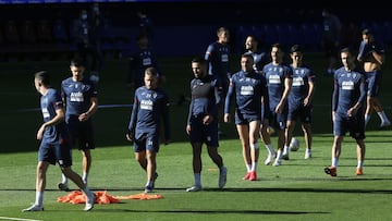 El Eibar se la juega en Mestalla.