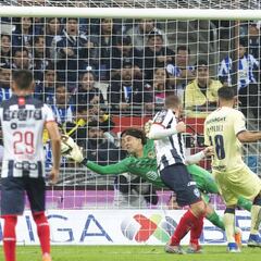 Ochoa emula atajada de Brasil 2014 ahora frente a Monterrey