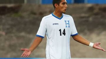 Allan Rivera defendiendo a la selección sub 17 en 2005.