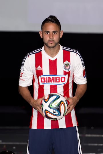 Sergio Nápoles dejó las filas de Cruz Azul para sumarse al equipo de Chivas de Guadalajara. El extremo mexicano, que tuvo su irrupción en primera división con Atlante, solamente jugó once partidos con Chivas, en los que dio dos pases para gol.