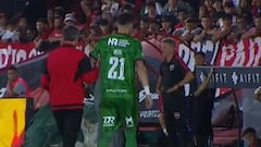 Gabriel Arias se lesionó antes del clásico, lo pifiaron y se fue así del estadio