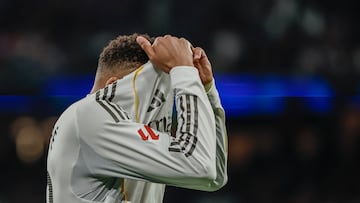 Real Madrid lost their heads and were reduced to 9 men in a crazy game at the Bernabéu.