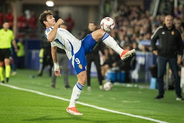 El canterano zaragocista siempre es puntual para llegar al rescate de su equipo. Volvió a ver puerta para rescatar un punto en el derbi aragonés.