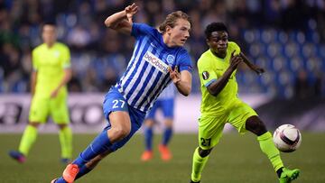 Sander Berge durante un partido de la Europa League.