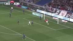 Siguen valiendo oro: Podolski, el puente entre Iniesta y Villa