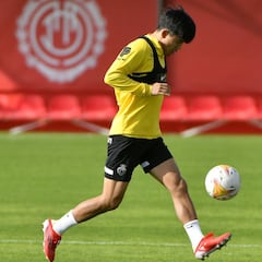 Take Kubo ya entrena en grupo