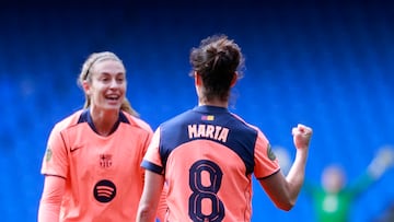 A CORUÑA, 15/03/2026.- Marta Torrejón (d) y Alexia Putellas (i) del Barcelona celebran durante el partido de la Liga F entre el Deportivo Abanca y el Barcelona en el estadio Riazor, en A Coruña, este domingo. EFE/Cabalar