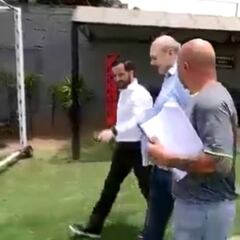 Sampaoli recordó a Alexis, Vidal y JPD en su primer día en Santos