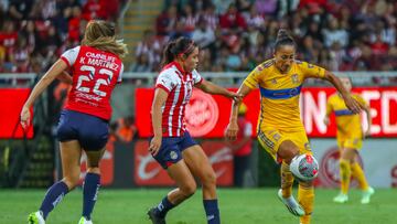 Chivas y Tigres protagonizan trepidante empate