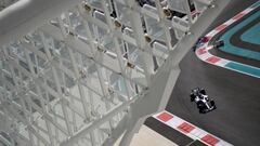 Hamilton en el circuito de Abu Dhabi.