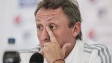 Ricardo Lunari, técnico de Millonarios, durante una rueda de prensa.