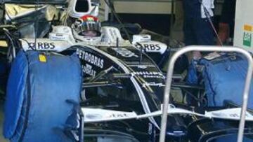 <b>CONCENTRADO. </b>Dani Clos, dentro del Williams FW30, poco antes de salir a pista en su primer acercamiento a la Fórmula 1.