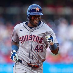 Yordan Álvarez pega tres home runs contra los Philadelphia Phillies