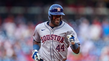 Yordan Álvarez pega tres home runs contra los Philadelphia Phillies