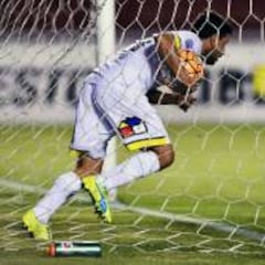 Paredes salva a Colo Colo de la humillación en la Libertadores