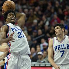 Embiid (18+10) enamora y asusta: ¡Sixers, los reyes del 'clutch time'!