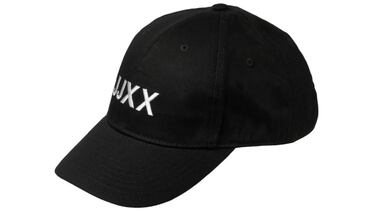 Protégete del sol con estas gorras de primeras marcas (Nike, Adidas, Helly Hansen…)