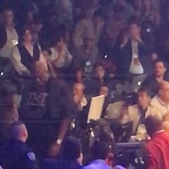 Gran abucheo a Mayweather al llegar a la pelea de Pacquiao