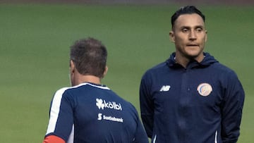 El portero del PSG emprendió el regreso a Europa tras la derrota de Costa Rica ante Uruguay, ahora se unirá a los entrenamientos de su nuevo club francés.