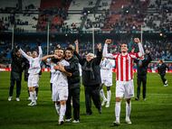 Los jugadores del Albacete celebran su victoria en la eliminatoria ante el Atlético de Madrid en el Vicente Calderón en la Copa del Rey 2010-2011.