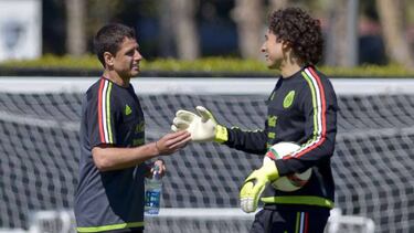 Andrés Guardado pidió el regreso de ‘Chicharito’ a Selección; Tata Martin se negó