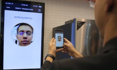Ya puedes pagar con un selfie con MasterCard en España