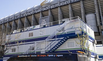 El conjunto blanco sigue dando forma a la remodelación del Santiago Bernabéu. El Estado de Alarma decretado por el Gobierno no ha paralizado las obras.