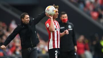 &Aacute;lex Petxarroman en el lateral del Athletic.