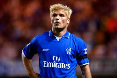 Jugó en el Chelsea durante la temporada 2002-2003. Se unió al club en el verano de 2002 procedente del RCD Espanyol, tras un breve paso cedido por el Paris Saint-Germain. Llegó con la carta de libertad, firmando un contrato de cuatro años.