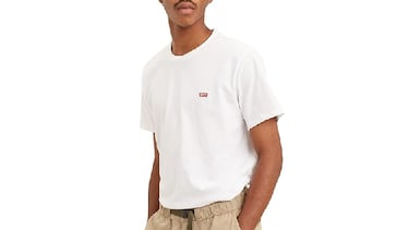 Camiseta blanca de Levi por 14 euros