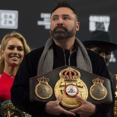 Óscar de la Hoya expresa su deseo para volver a trabajar con Canelo
