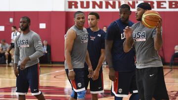 Carmelo, LeBron, Curry, Westbrook y Paul, con el Team USA.
