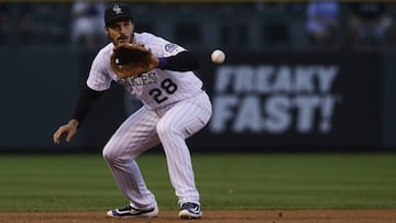 Nolan Arenado es un virtuoso en tercera base, ya sea con el guante o con el bate para los Colorado Rockies.